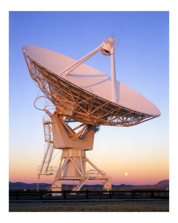 Image of a large parabolic dish antenna